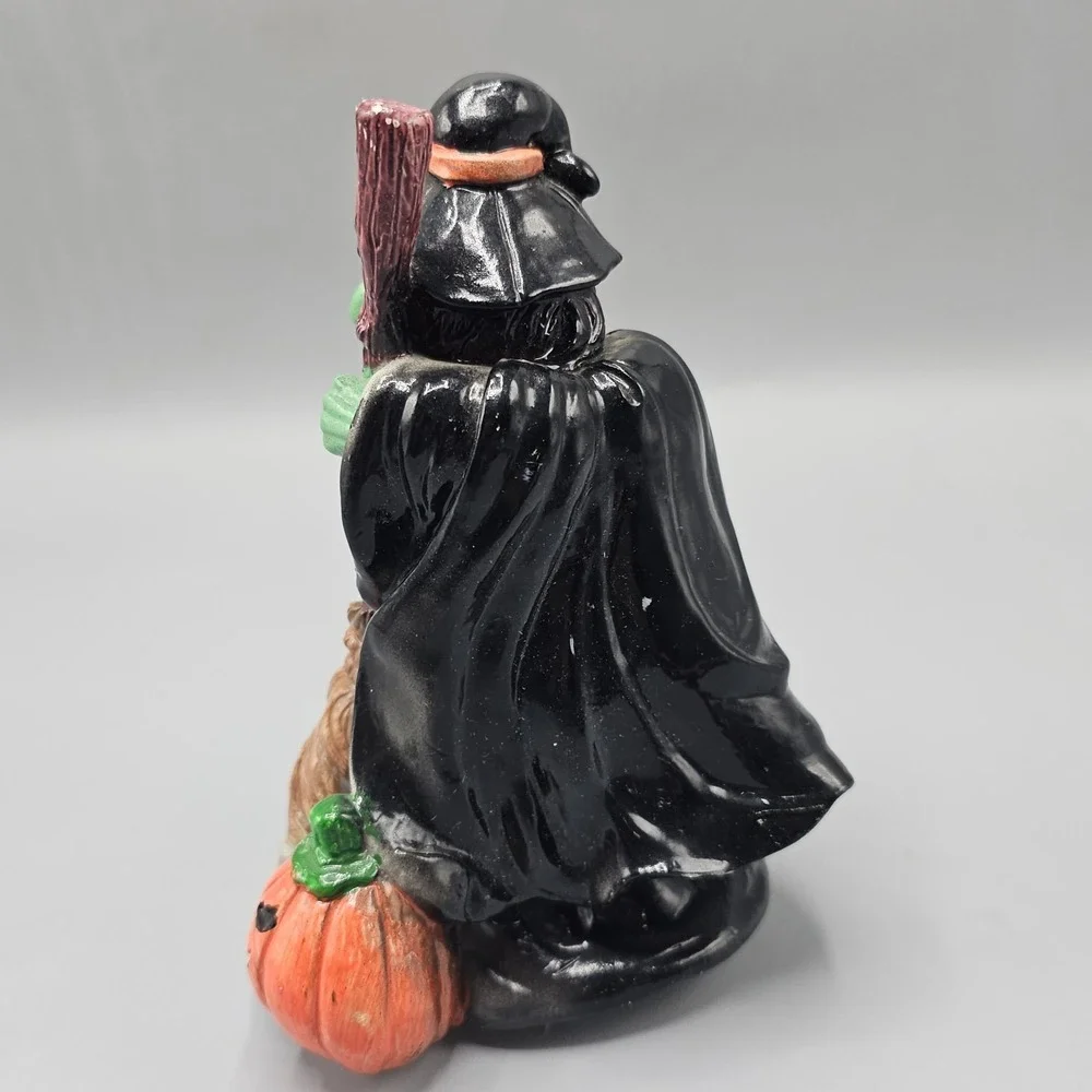Vintage 80s Flambro Witch Flickering Light Up Plastic Figure Black Cat Pumpkin